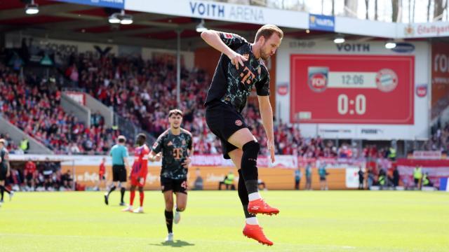 拜仁用团结克服巨大失望，“10号”凯恩主导完美胜利