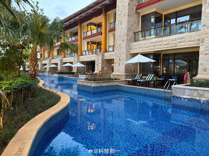 柠檬体育直播中超直播-泳池空无一人致游客放弃游泳|三亚市|三亚亚龙湾瑞吉度假酒店|海南省_新浪体育_新浪新闻