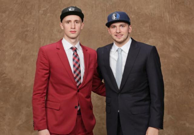 体育热点-昔日金童重逢！穆萨力压东契奇，波黑搅局死亡之组