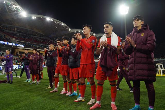 1728802649045029334.jpg (体育)(6)足球——世预赛:中国队不敌澳大利亚队XxjpseC007310_20241010_PEPFN0A001.jpg